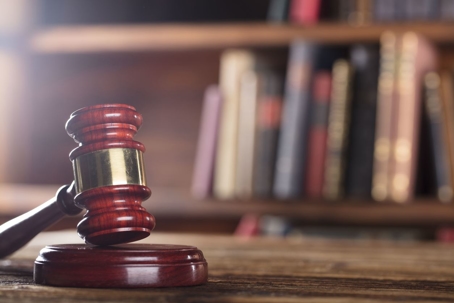 judge-gavel-desk-books